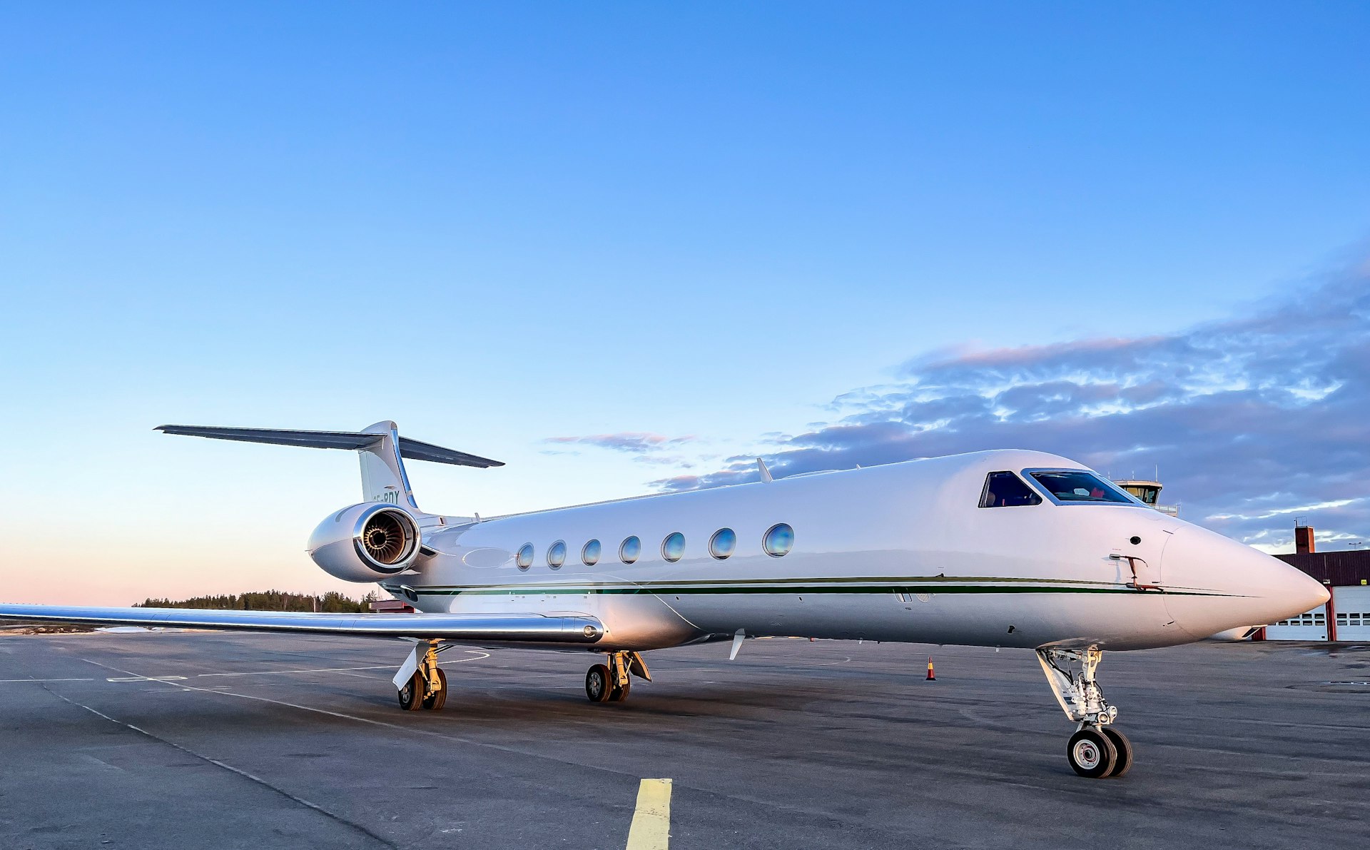 Jet privado en pista